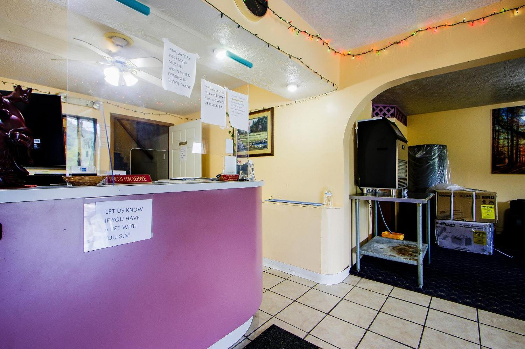 Oyo Hotel Chapmanville Inn, Wv - Hwy 119 Bagian luar foto