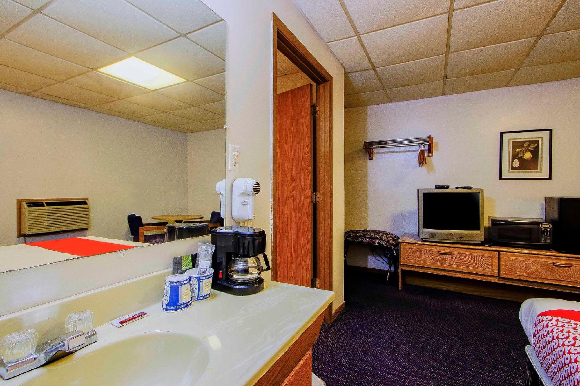Oyo Hotel Chapmanville Inn, Wv - Hwy 119 Bagian luar foto