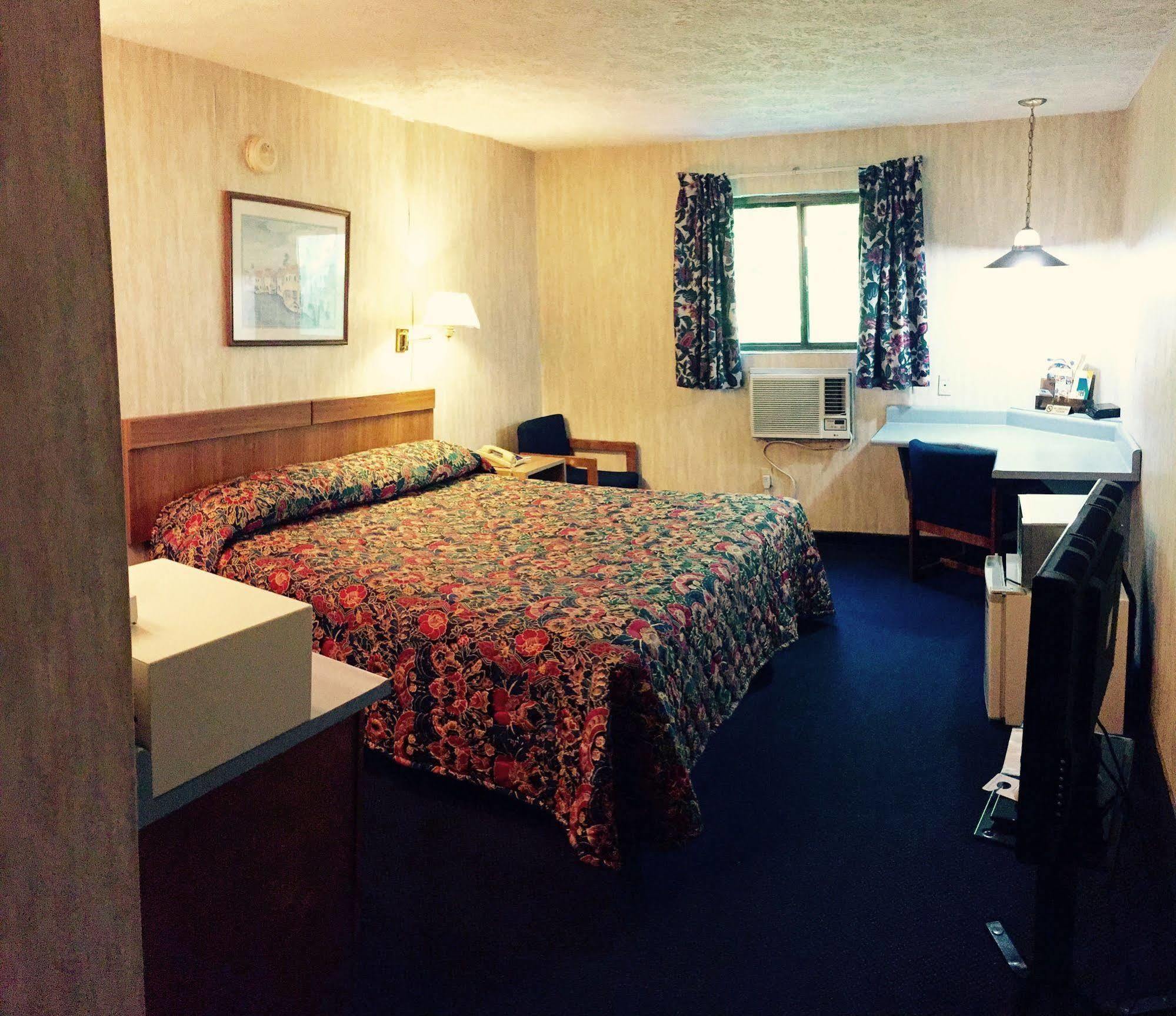 Oyo Hotel Chapmanville Inn, Wv - Hwy 119 Bagian luar foto